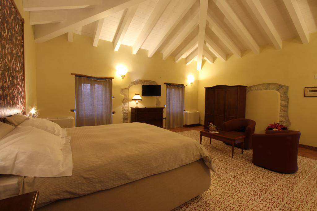 Scardalano Resort Morcone Room photo